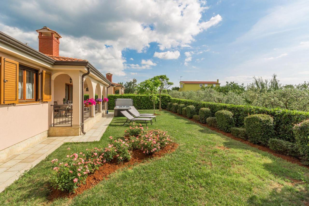 Lori Villa